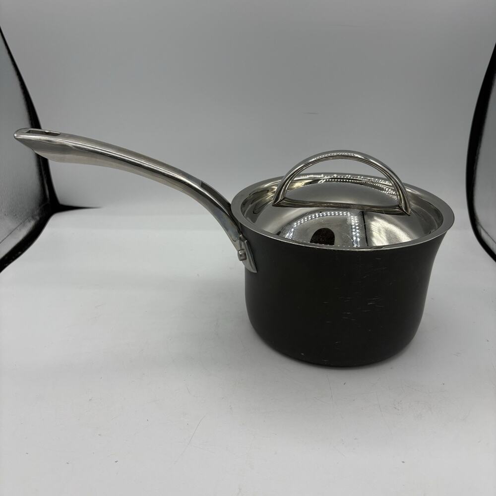 Kirkland Signature 2 Qt Covered Saucepan Non-Stick‎ with Lid READ